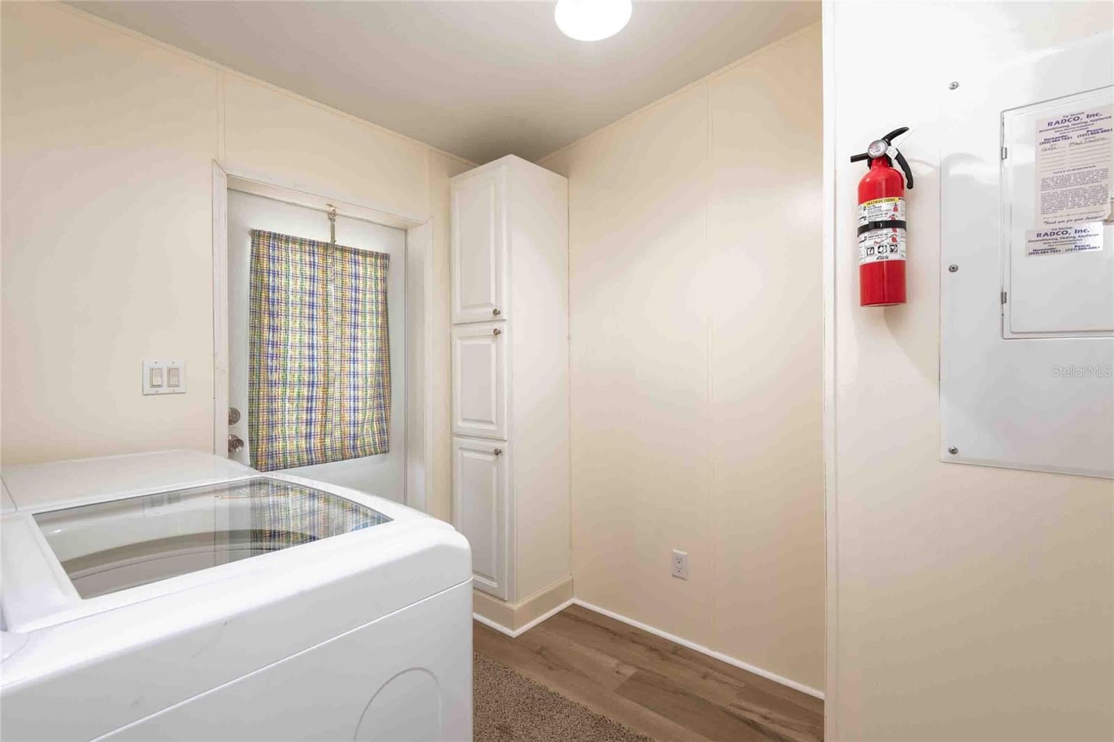 LEISURE RETREATS - Residential