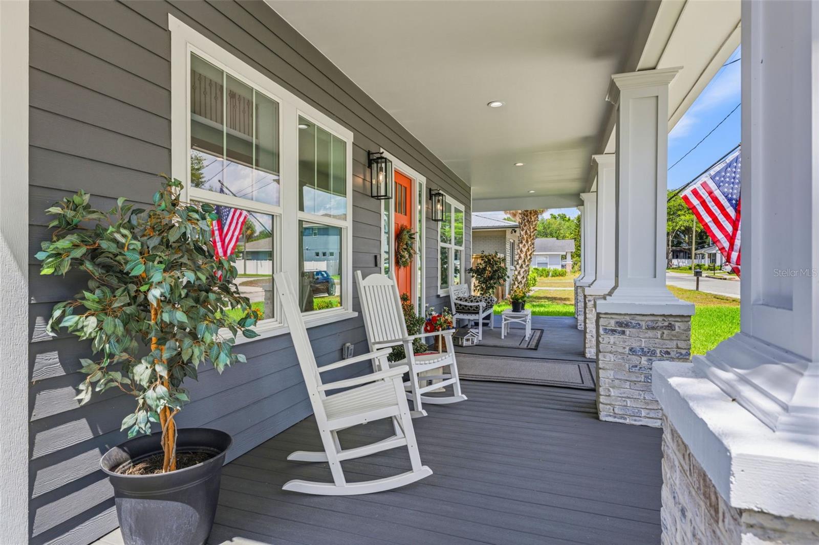 306 E EMMA STREET