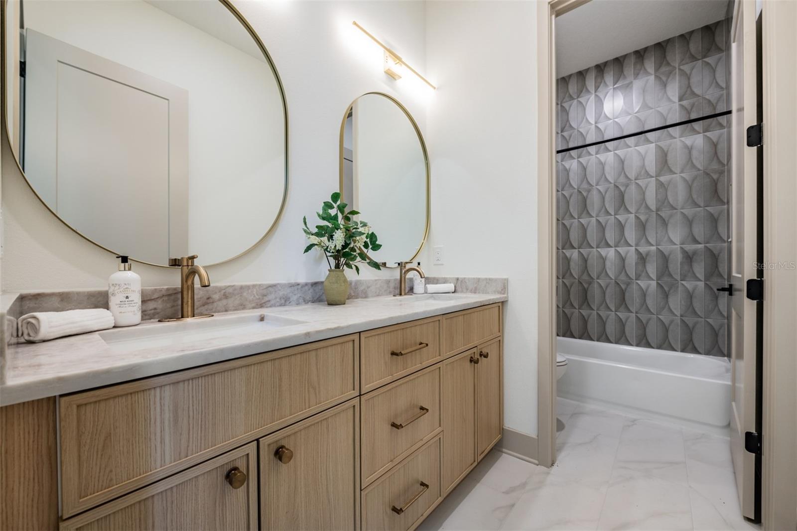 PICKRON SUB - Residential