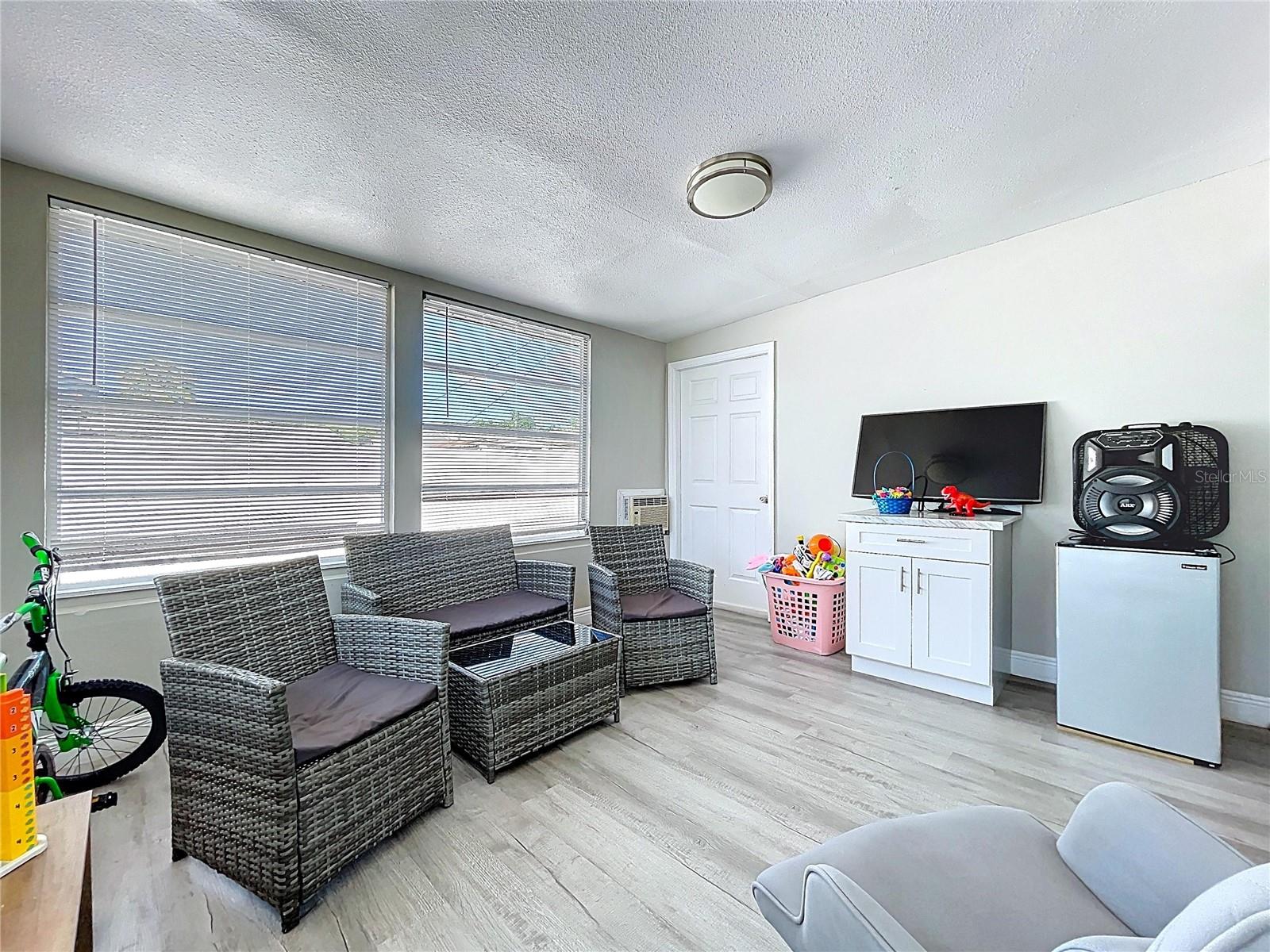 TOWN N COUNTRY PARK UN 14 - Residential