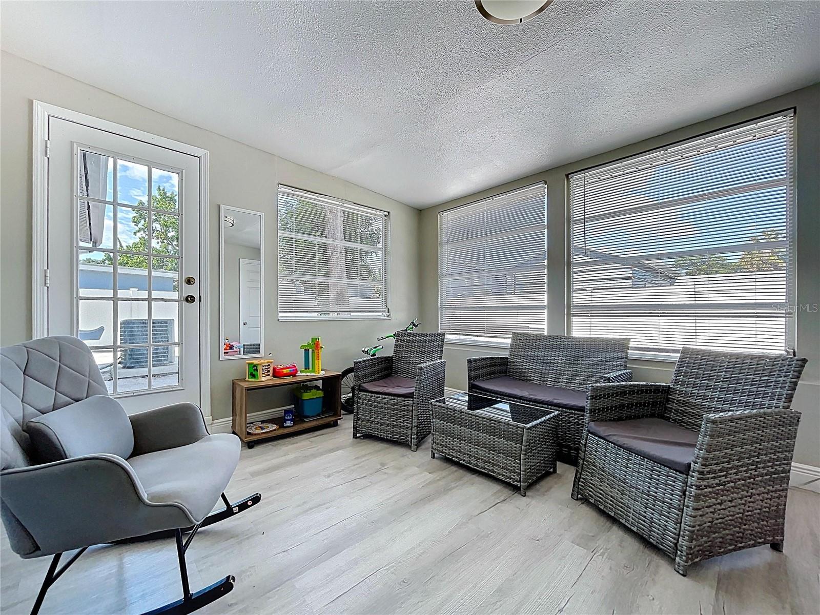 TOWN N COUNTRY PARK UN 14 - Residential