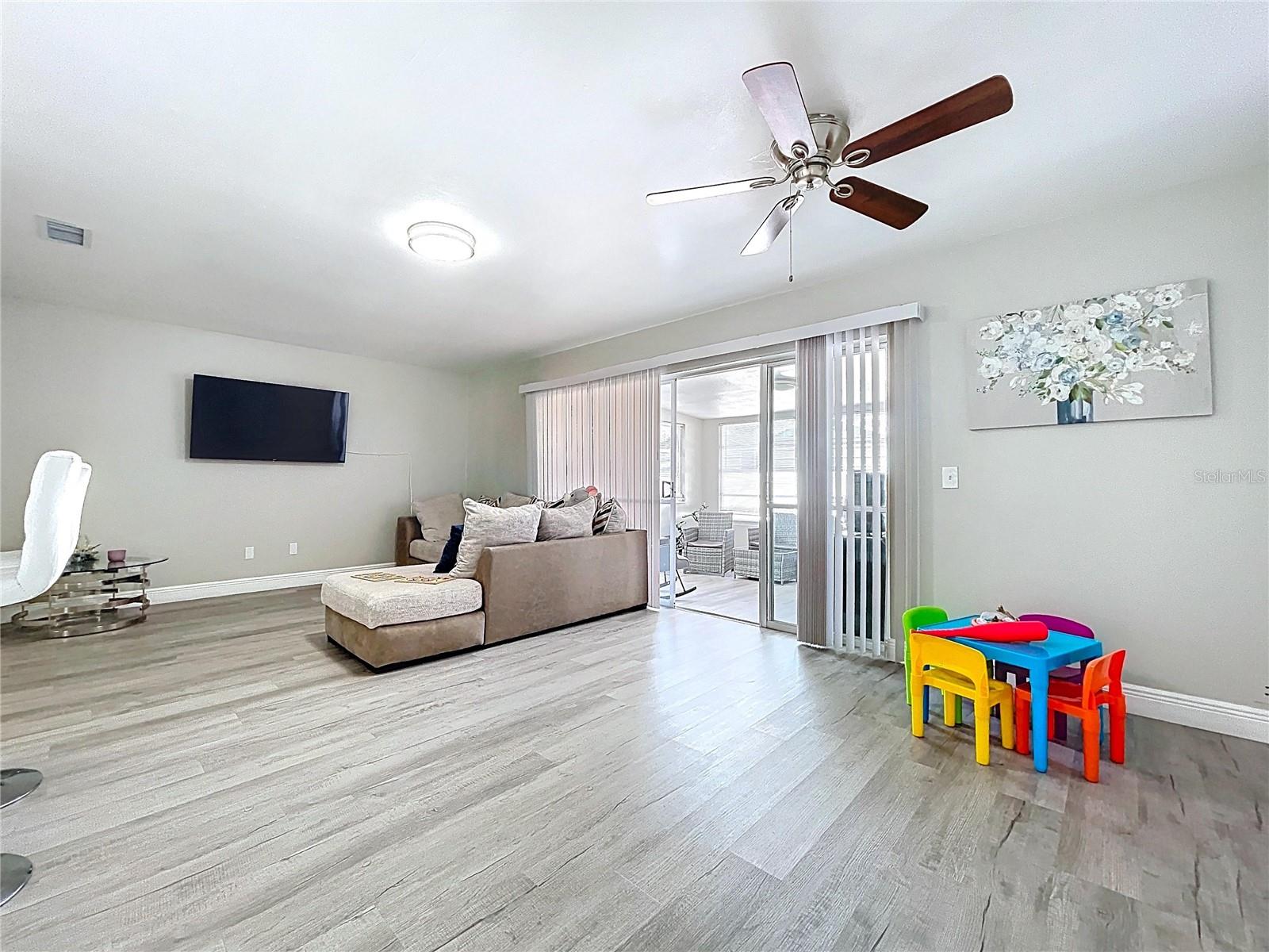 TOWN N COUNTRY PARK UN 14 - Residential