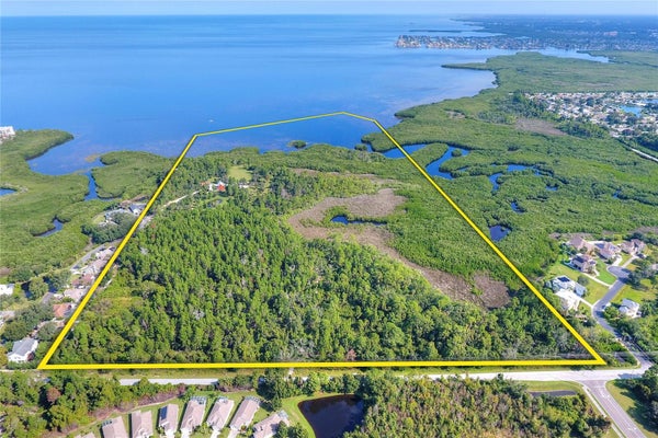 3130 SHIPWATCH DR, HOLIDAY, FL 34691 - Image 62c97e3c6fa0c8eb9263bbd421ac8e86/3393794528