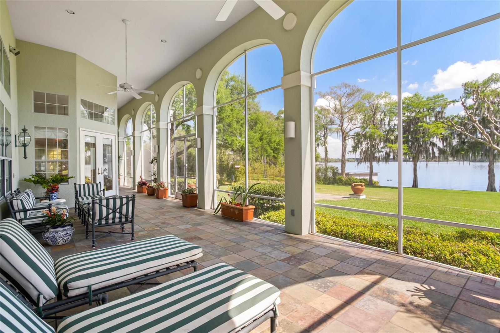 LAKE MAITLAND MANOR - Residential