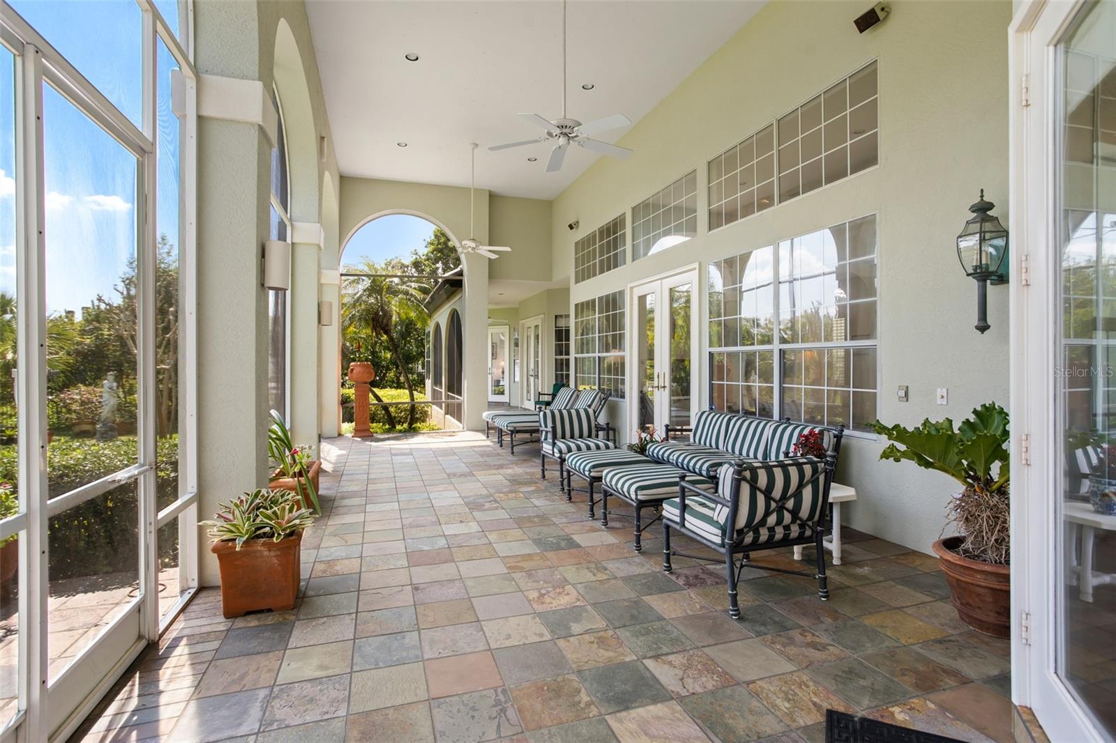 LAKE MAITLAND MANOR - Residential