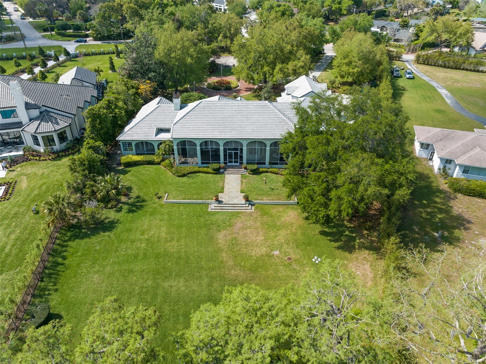 LAKE MAITLAND MANOR - Residential