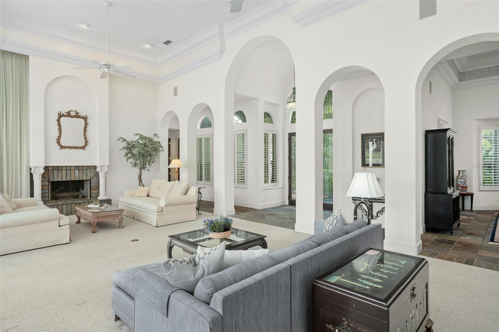 LAKE MAITLAND MANOR - Residential