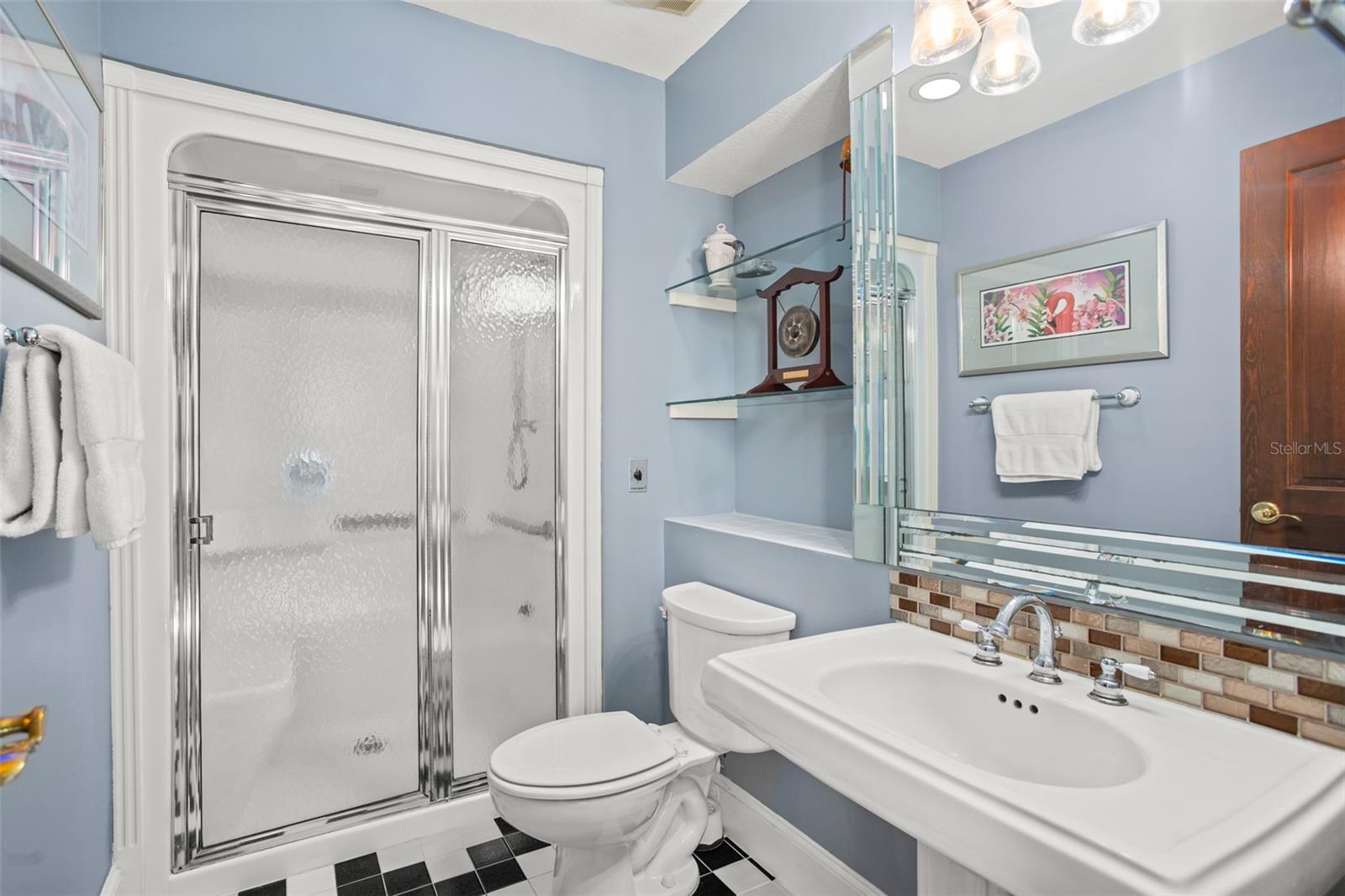 LAKE MAITLAND MANOR - Residential