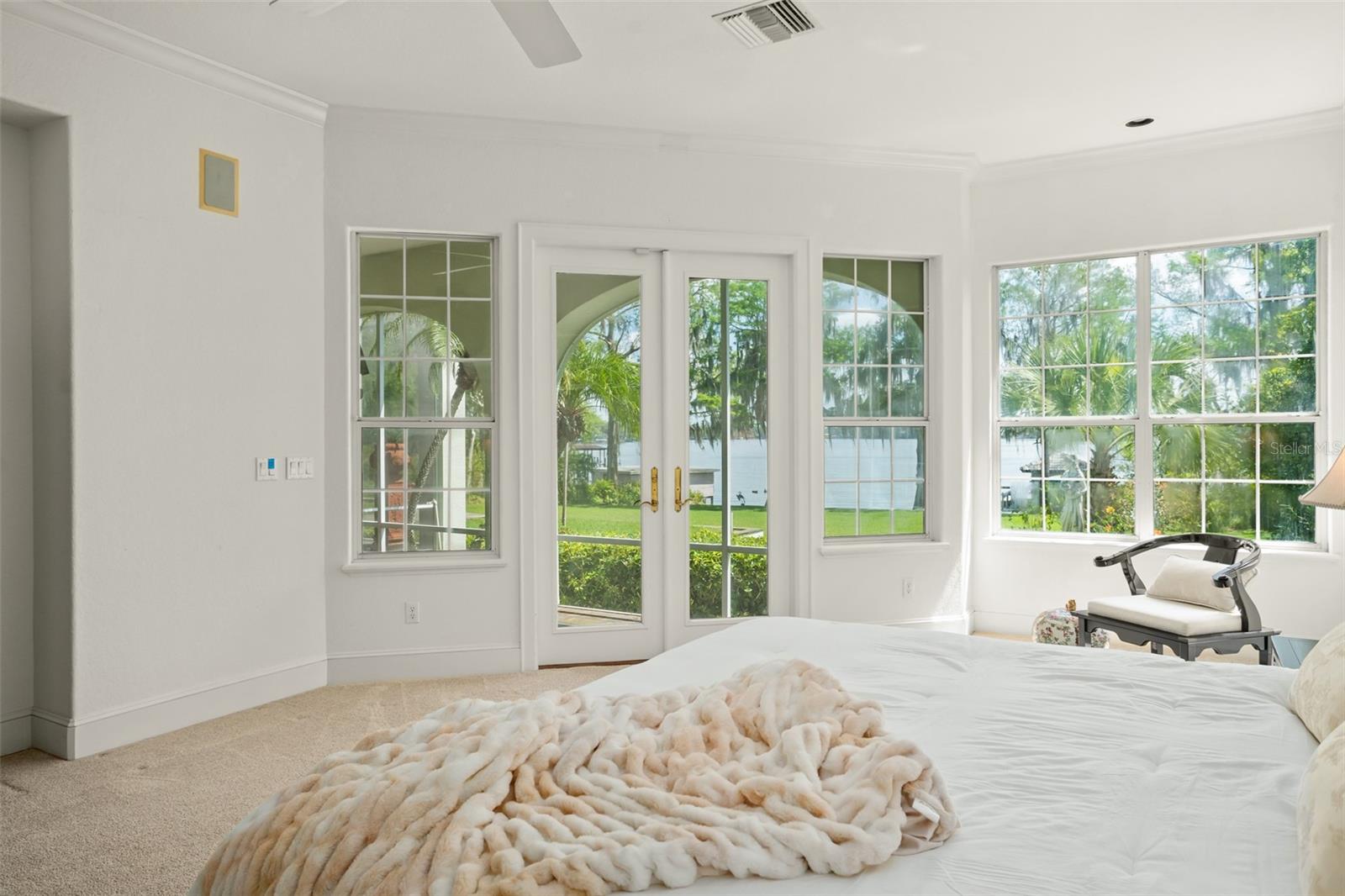 LAKE MAITLAND MANOR - Residential