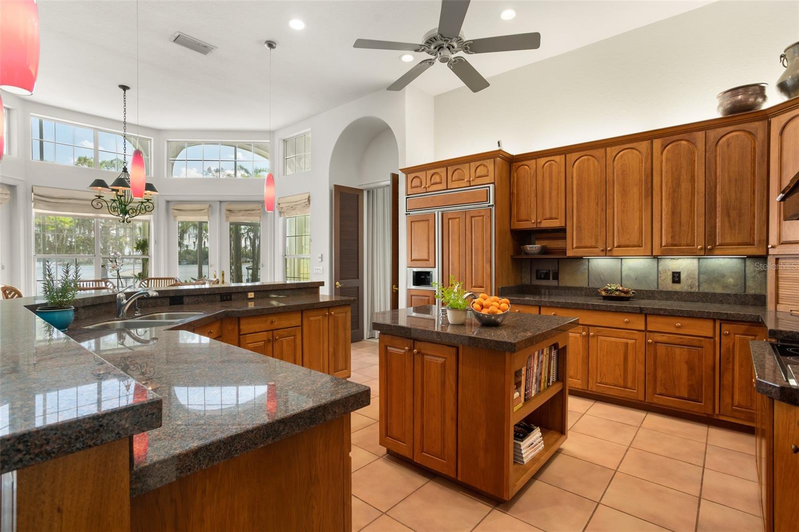 LAKE MAITLAND MANOR - Residential