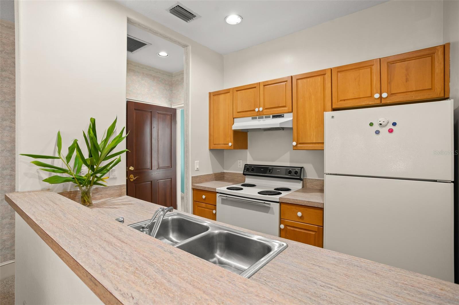 LAKE MAITLAND MANOR - Residential