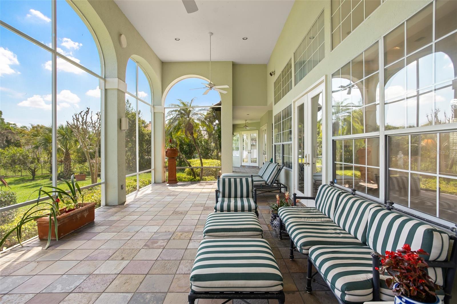 LAKE MAITLAND MANOR - Residential