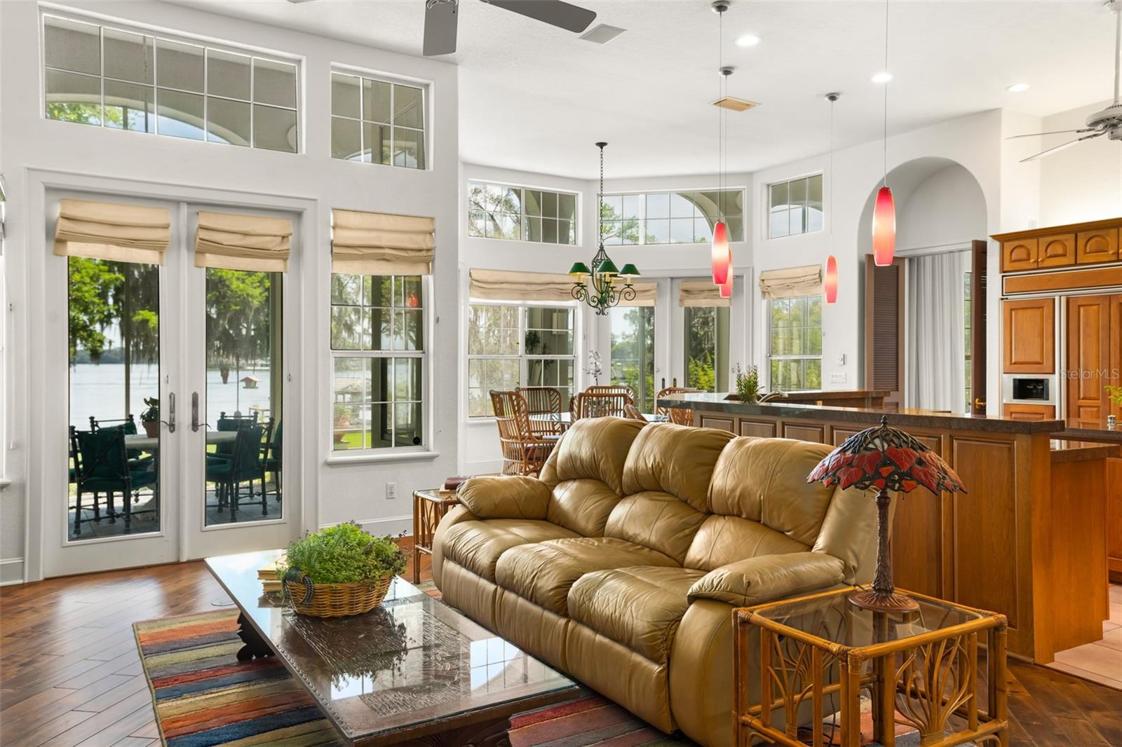 LAKE MAITLAND MANOR - Residential