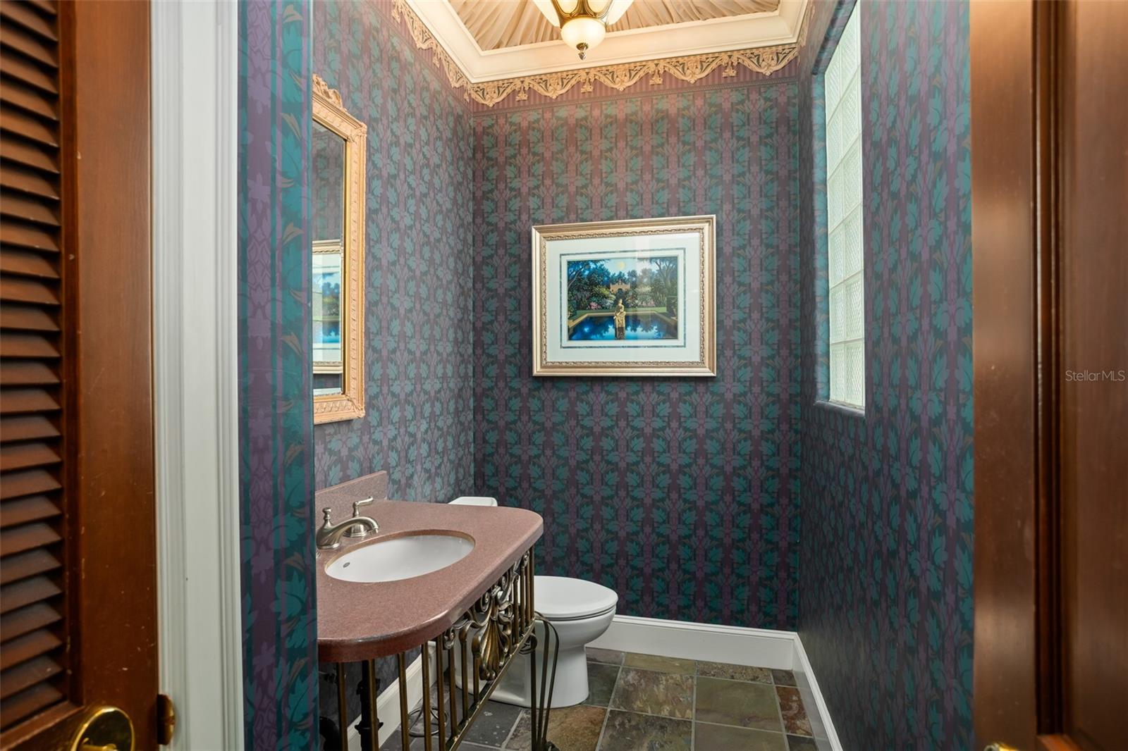 LAKE MAITLAND MANOR - Residential