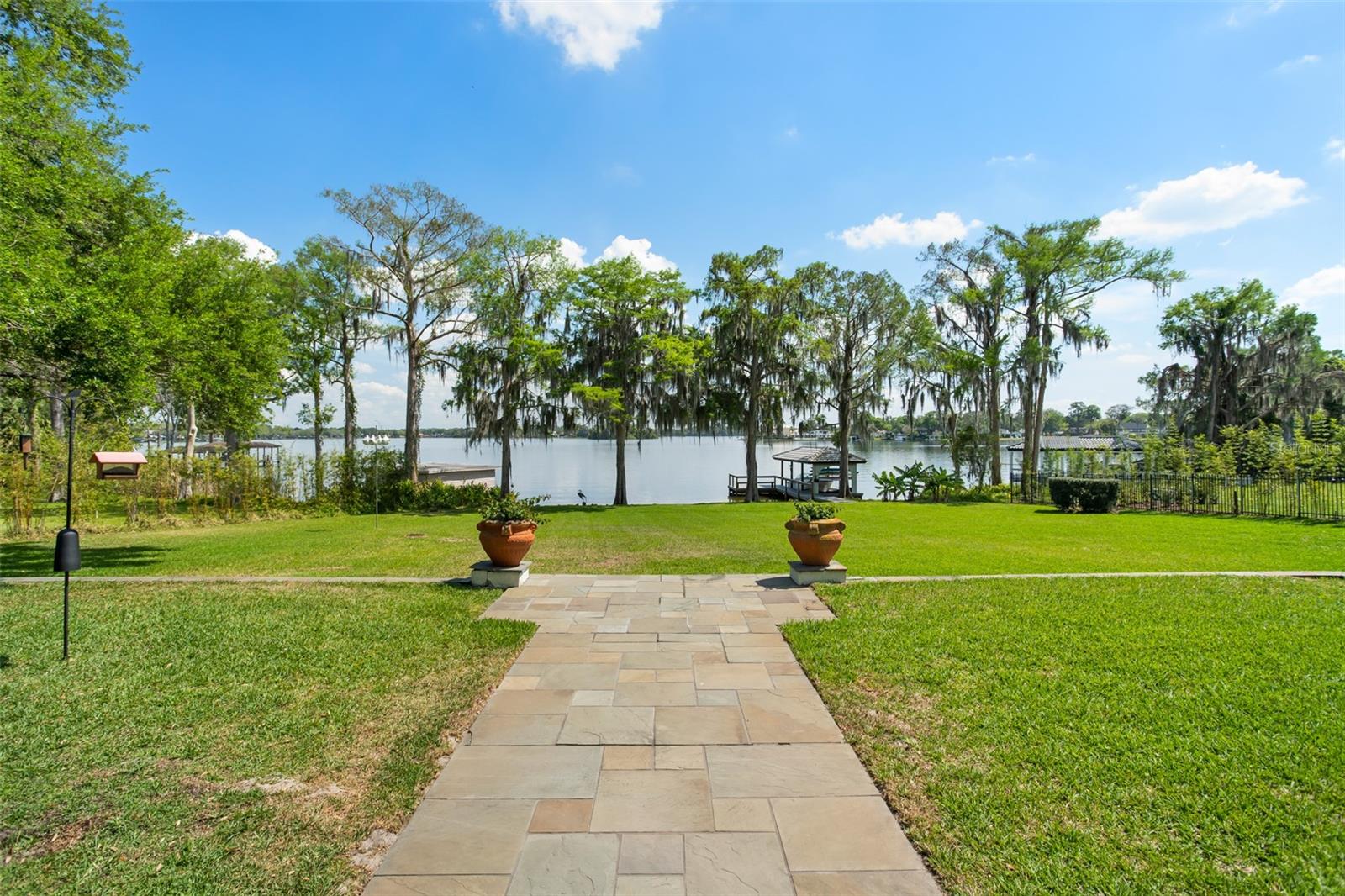 LAKE MAITLAND MANOR - Residential