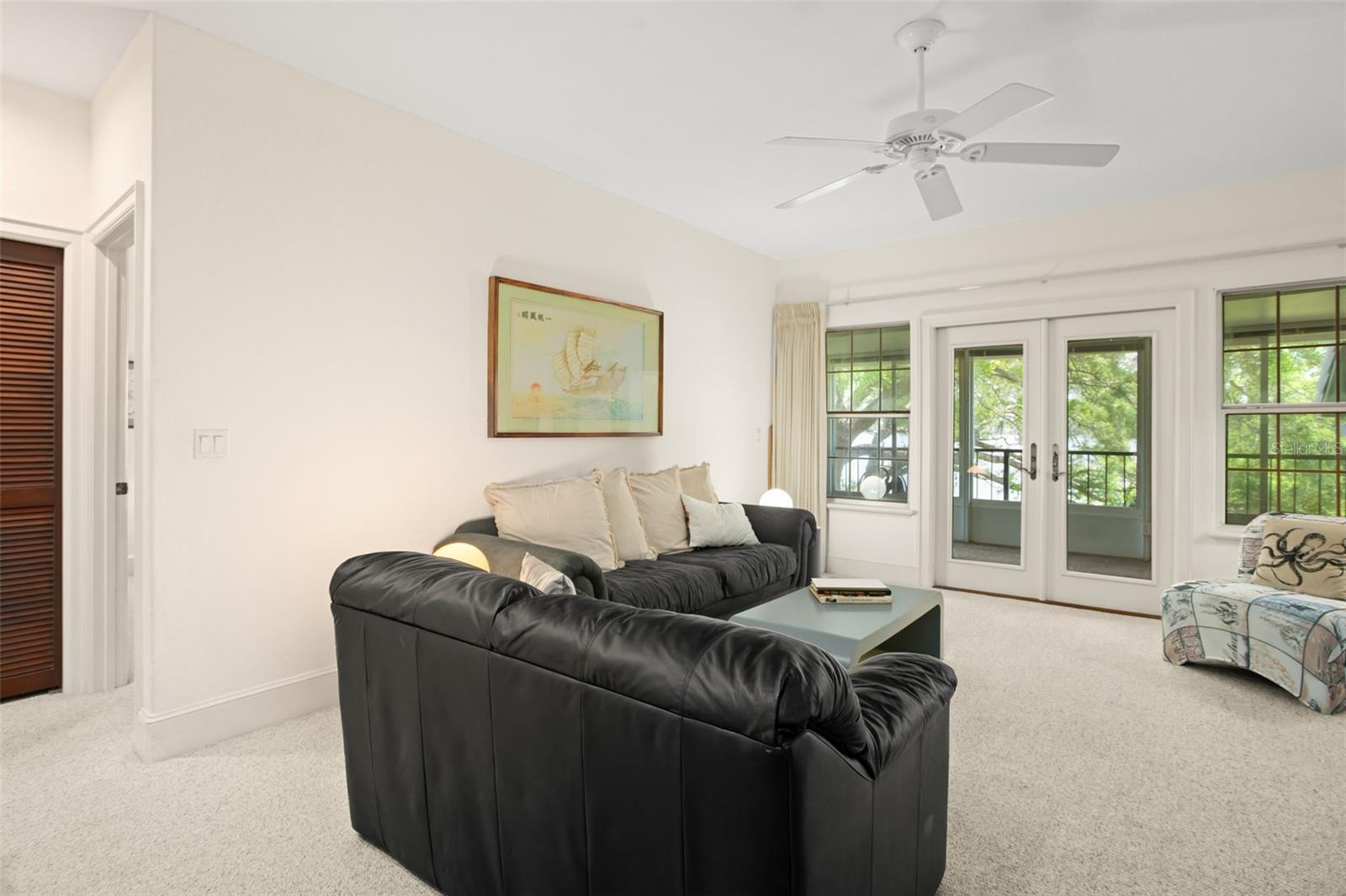 LAKE MAITLAND MANOR - Residential