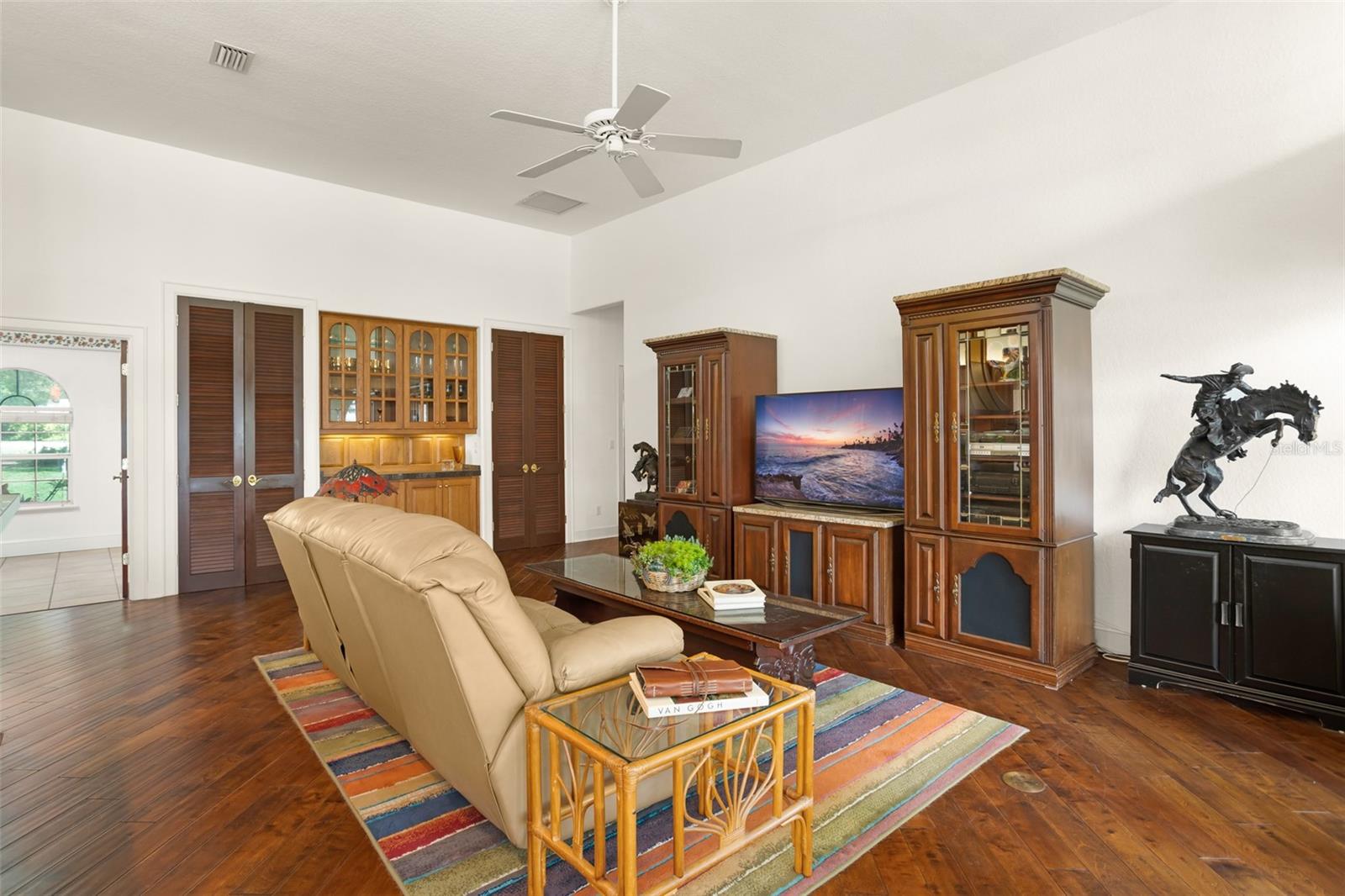 LAKE MAITLAND MANOR - Residential