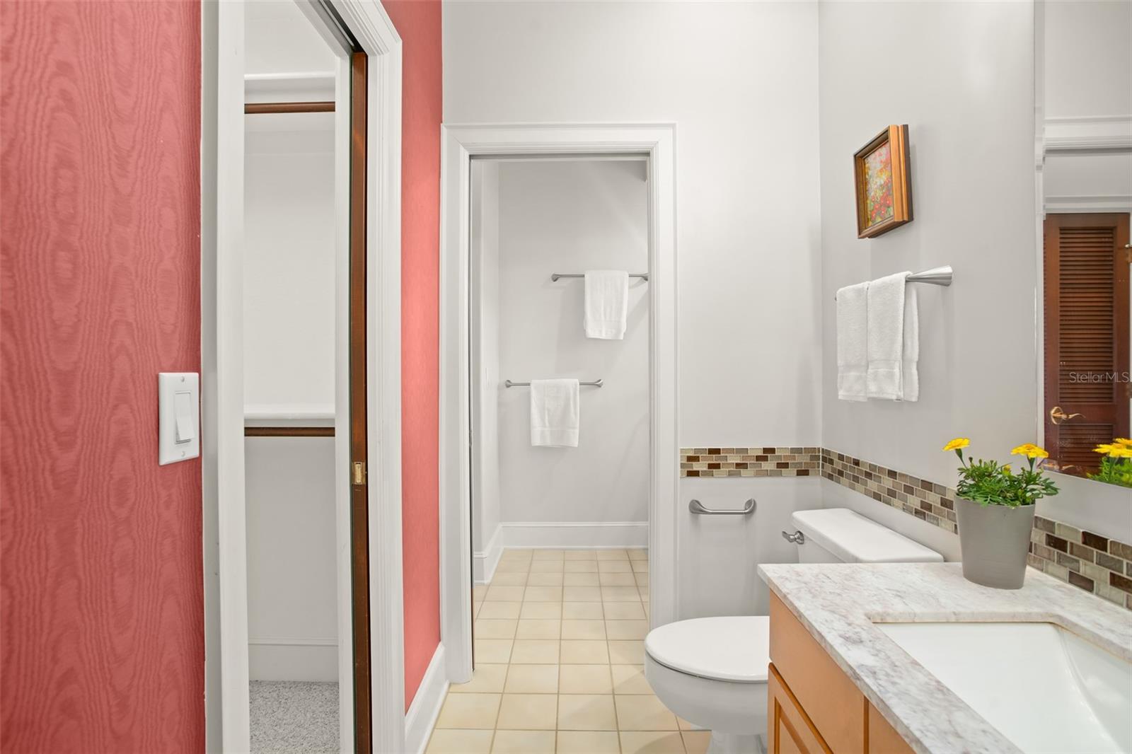 LAKE MAITLAND MANOR - Residential