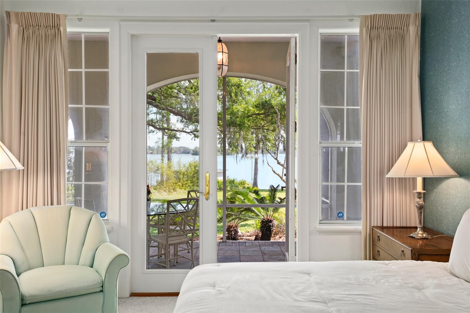 LAKE MAITLAND MANOR - Residential