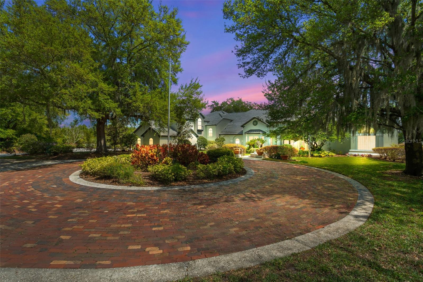 LAKE MAITLAND MANOR - Residential