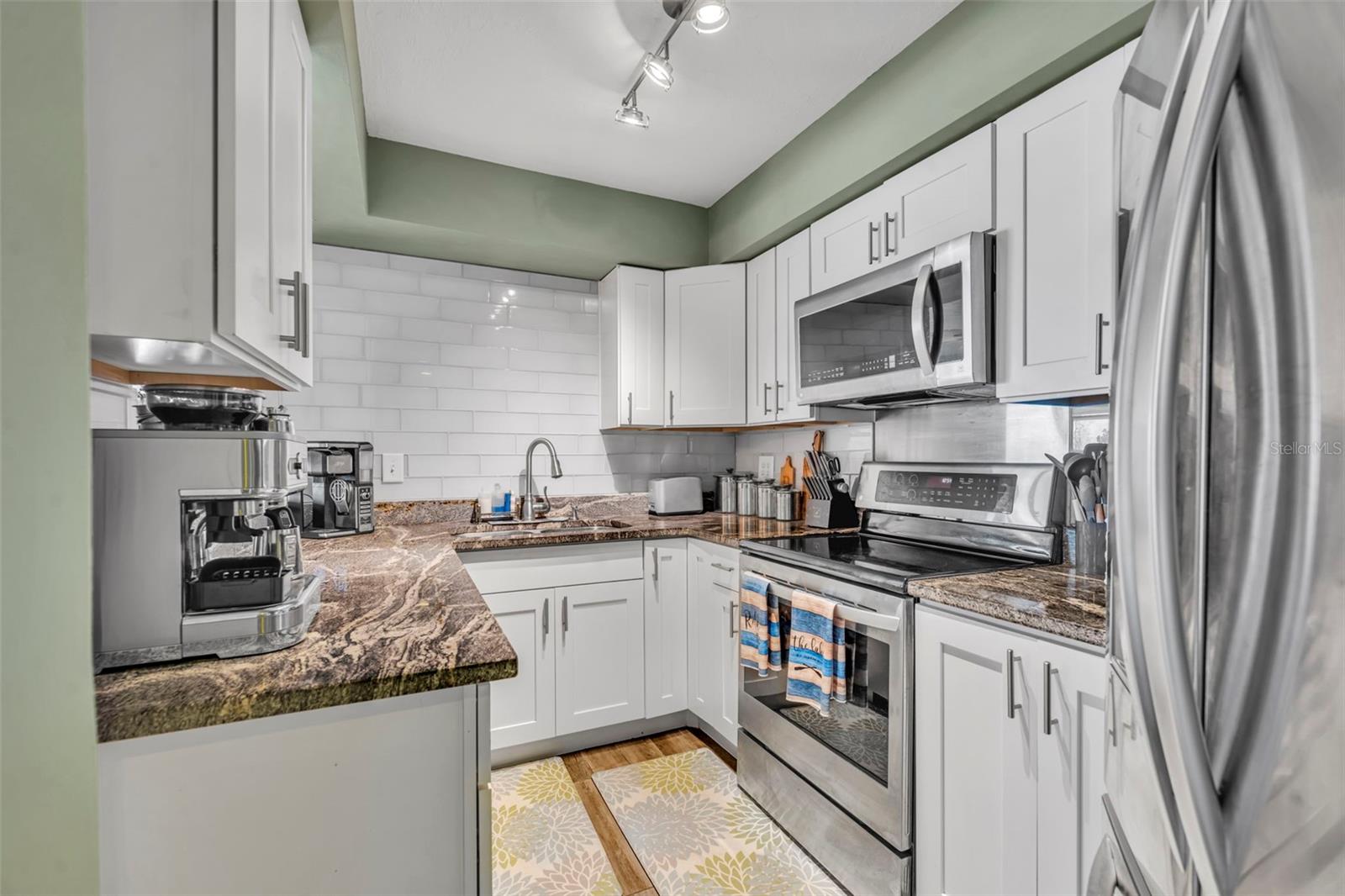 LEEWARD WINDS - Residential