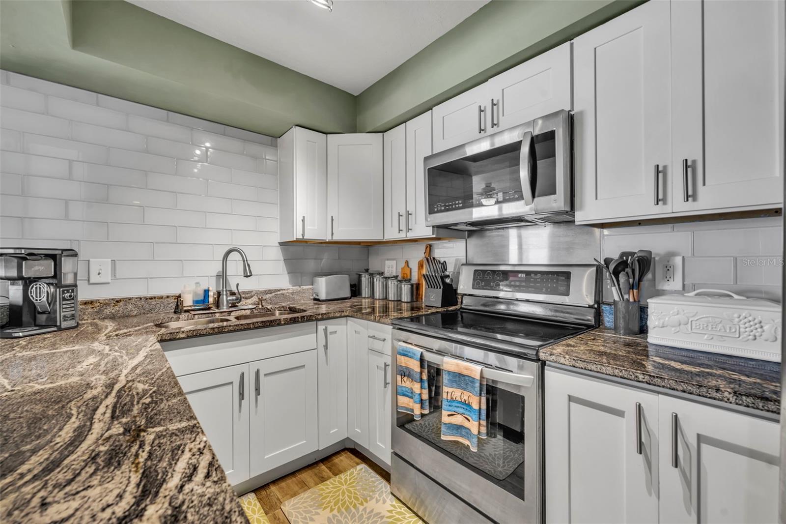 LEEWARD WINDS - Residential