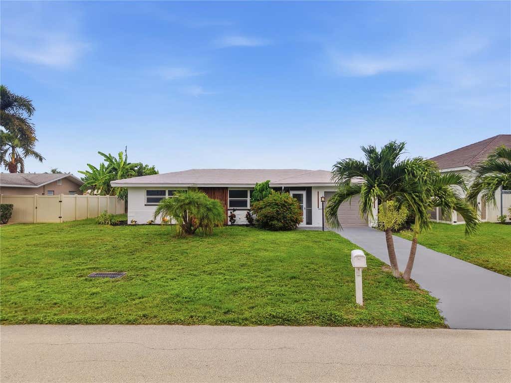 Photo of 3106 SE 18th Place, Cape Coral, FL 33904 (MLS # TB8536010)