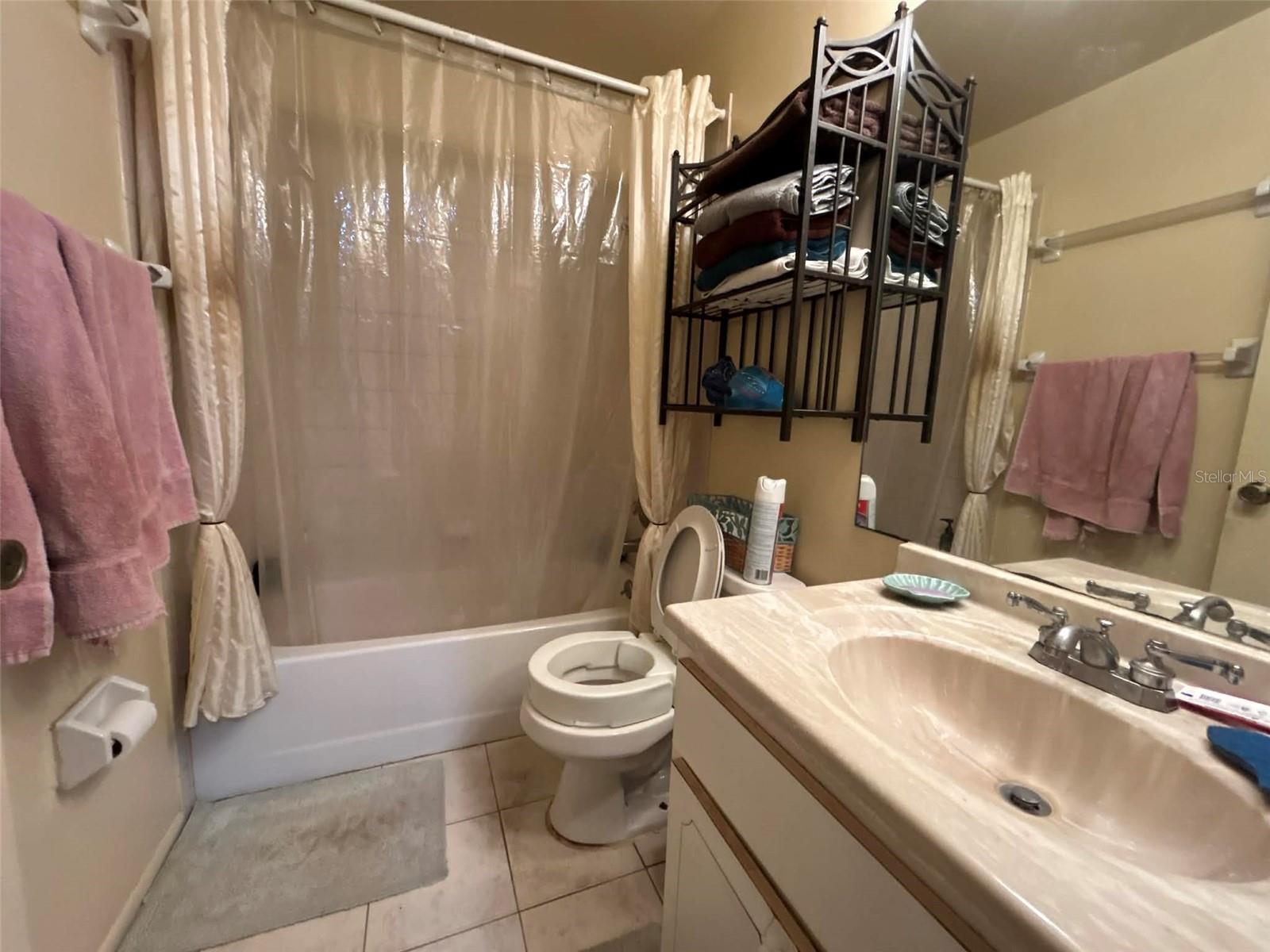 INDIAN WELLS UNIT 5 - Residential