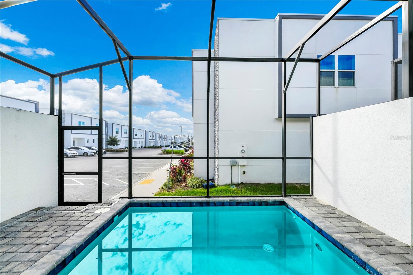 AZUR RESIDENCE - Residential