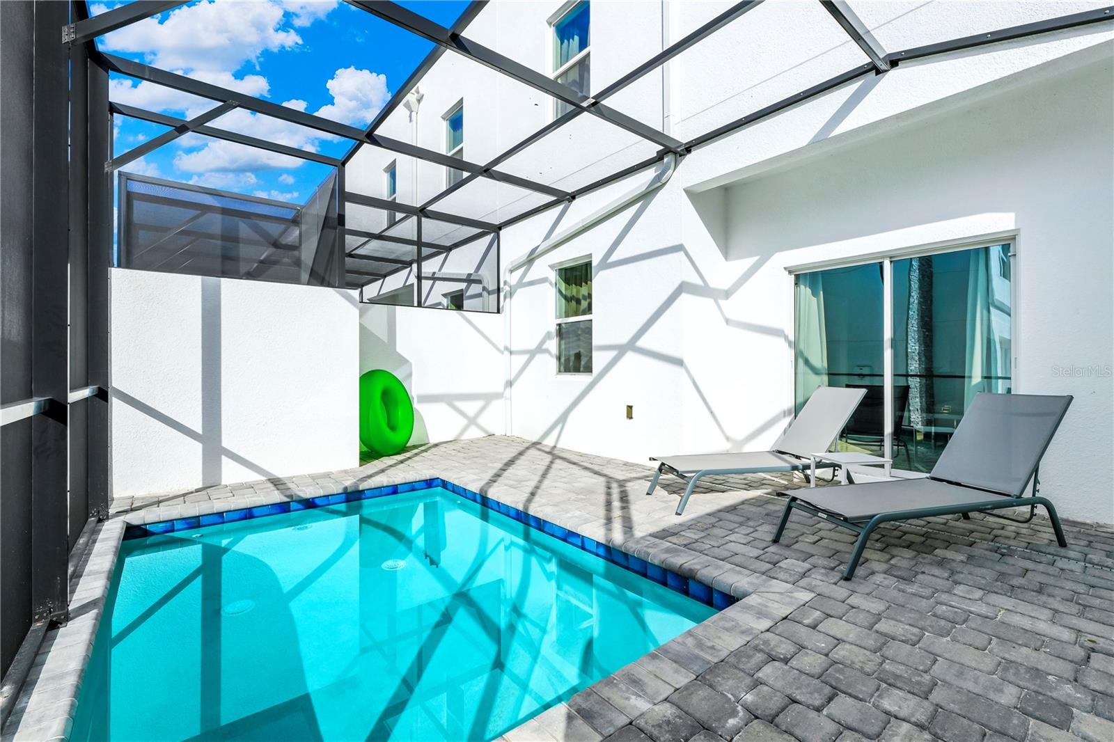 AZUR RESIDENCE - Residential