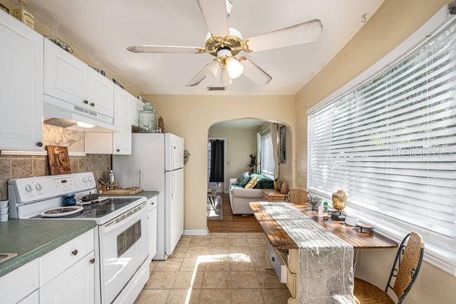 LESLIES JOHN T SUB - Residential Lease