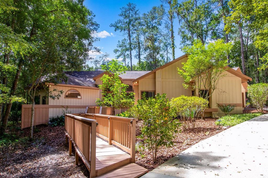 4646 NW 12TH PLACE