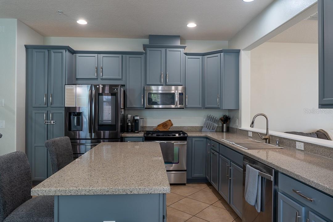 9575 SILVER BUTTONWOOD STREET