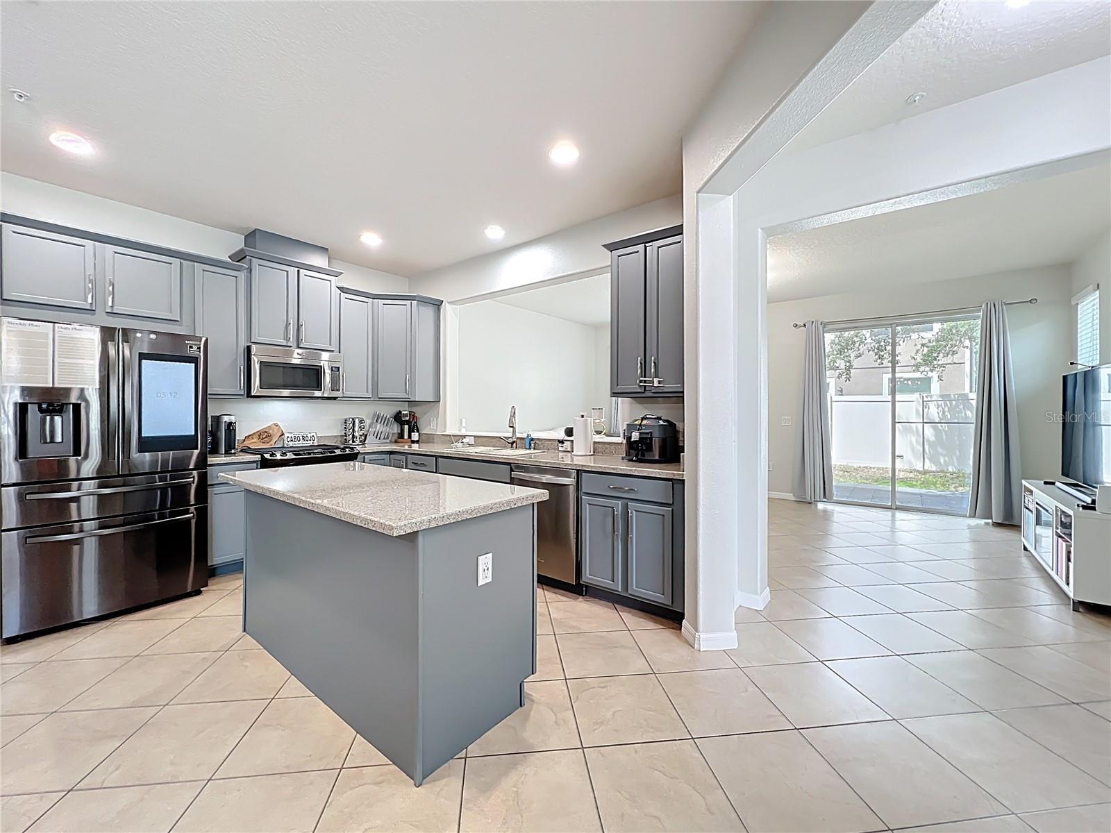 9575 SILVER BUTTONWOOD STREET