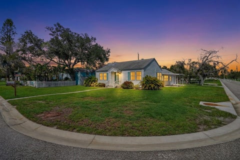 Photo of 3050 Dupont Street S, Gulfport, FL 33707 (MLS # TB8534067)