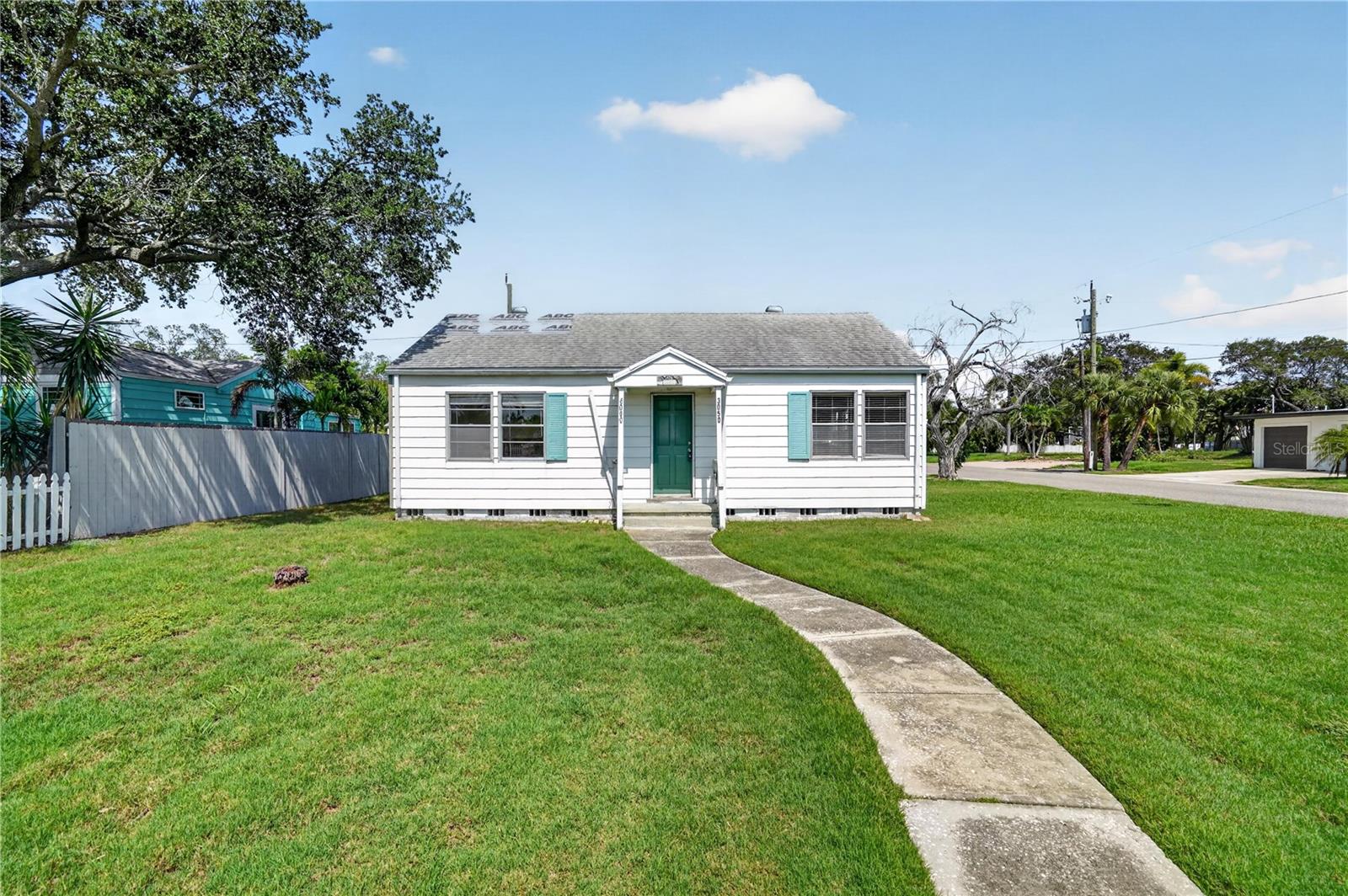 3050 DUPONT STREET S