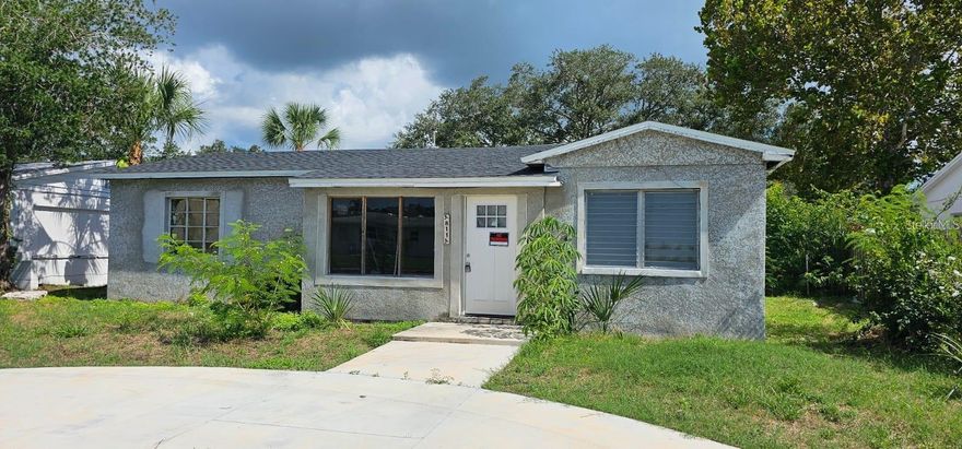 LOCATION!!! LOCATION!! JUST A FEW MINUTES AWAY FROM BEAUTIFUL SNELL ISLE AND DOWNTOWN ST PETE!! THIS AMAZING FIXER UPPER IS
PRICED WAY BELOW MARKET VALUE!! NO HOA!!, CODE VIOLATIONS MAY EXIST AND IS BUYER'S RESPONSIBILITY TO VERIFY ALL INFORMATION
CASH OR HARD MONEY ONLY DUE TO THE CONDITION OF THE PROPERTY EASY TO SHOW
