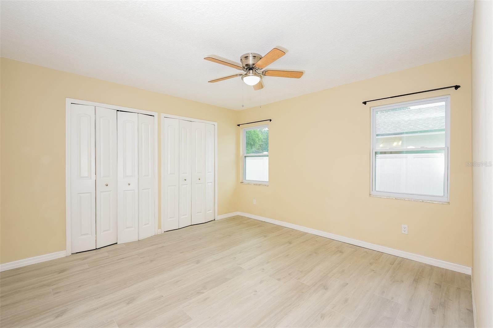 HOWELL BRANCH WOODS - Residential