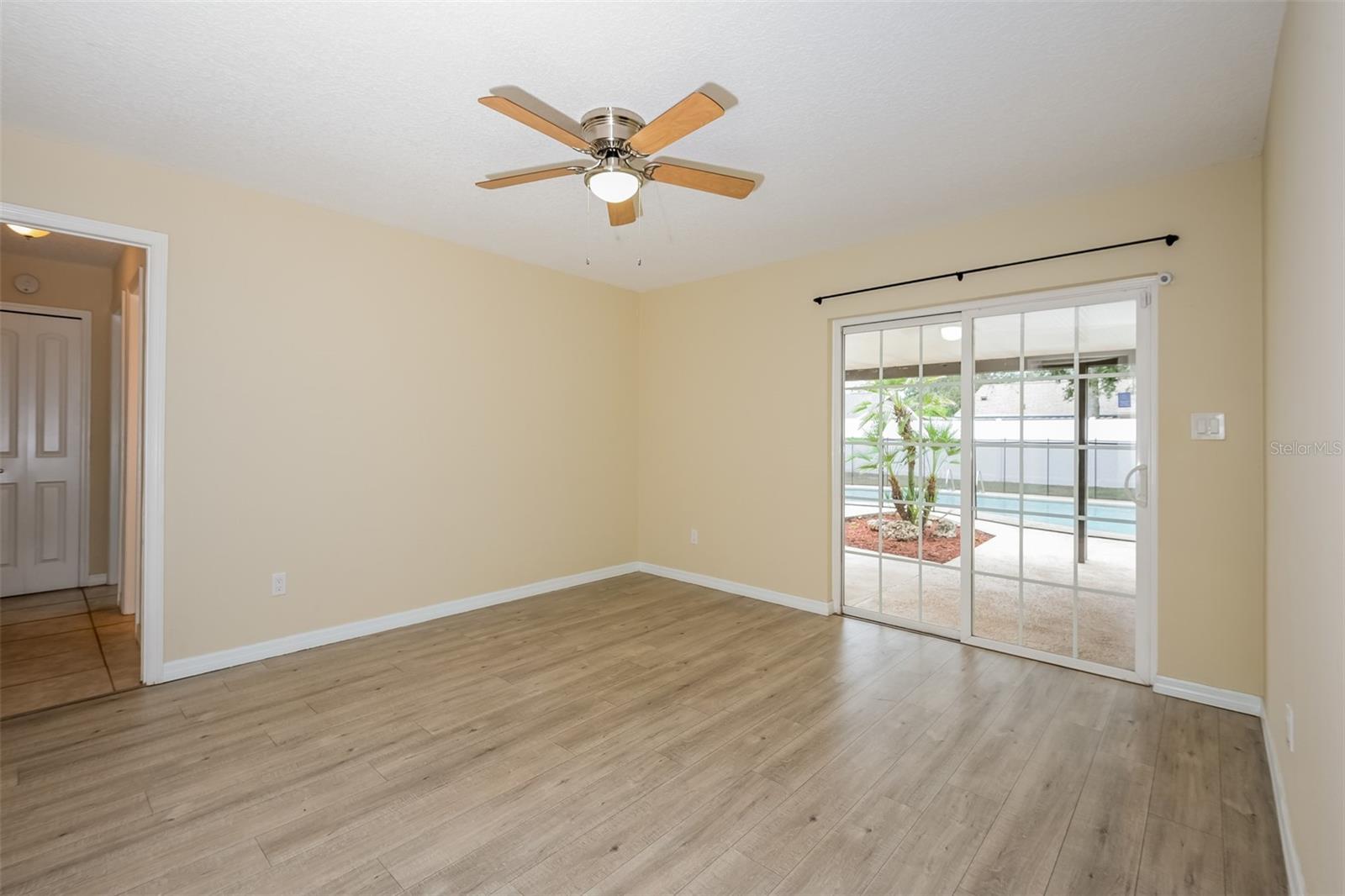 HOWELL BRANCH WOODS - Residential