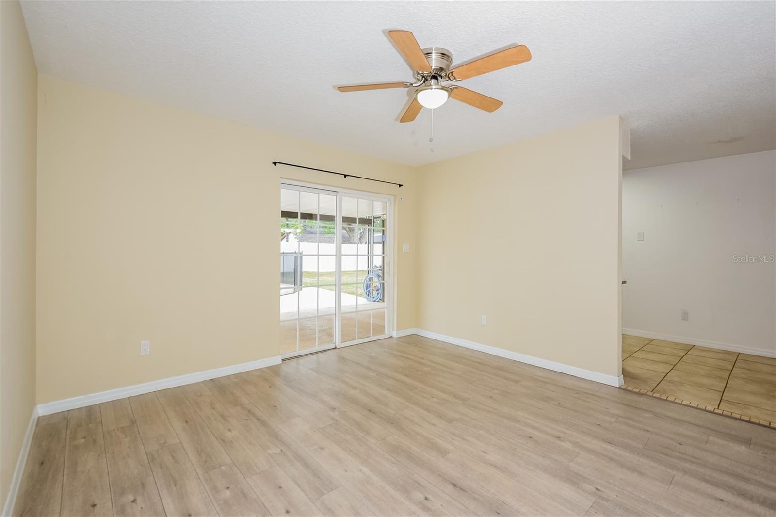 HOWELL BRANCH WOODS - Residential