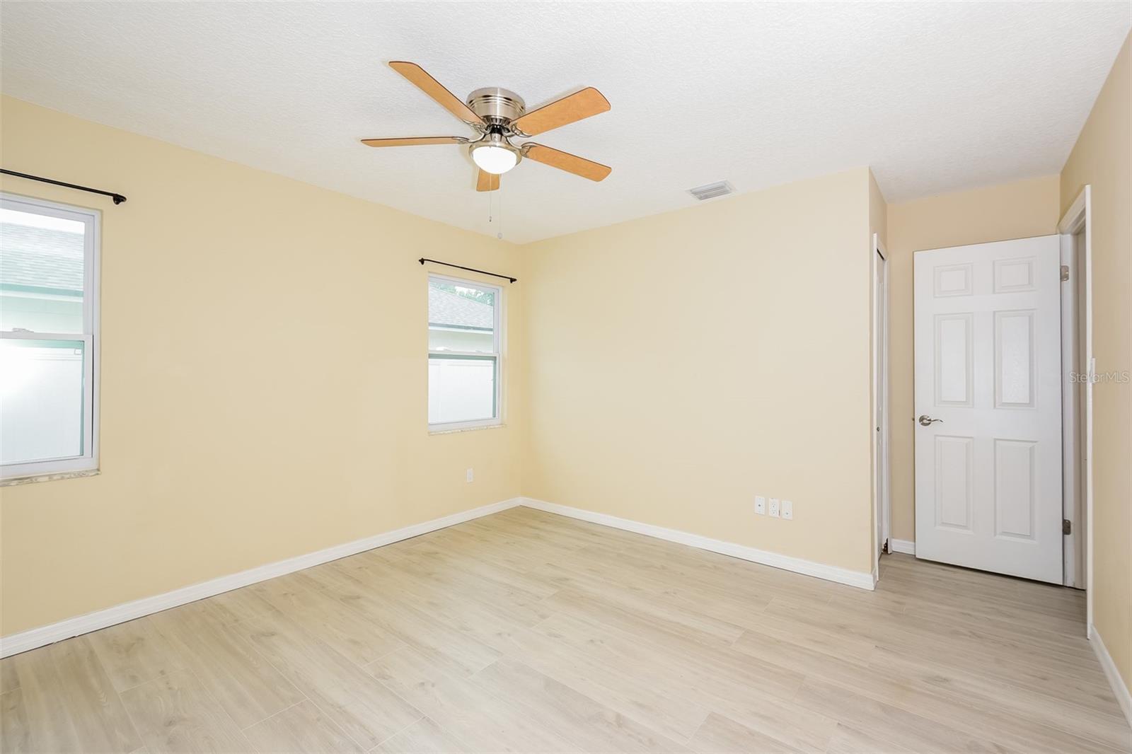 HOWELL BRANCH WOODS - Residential