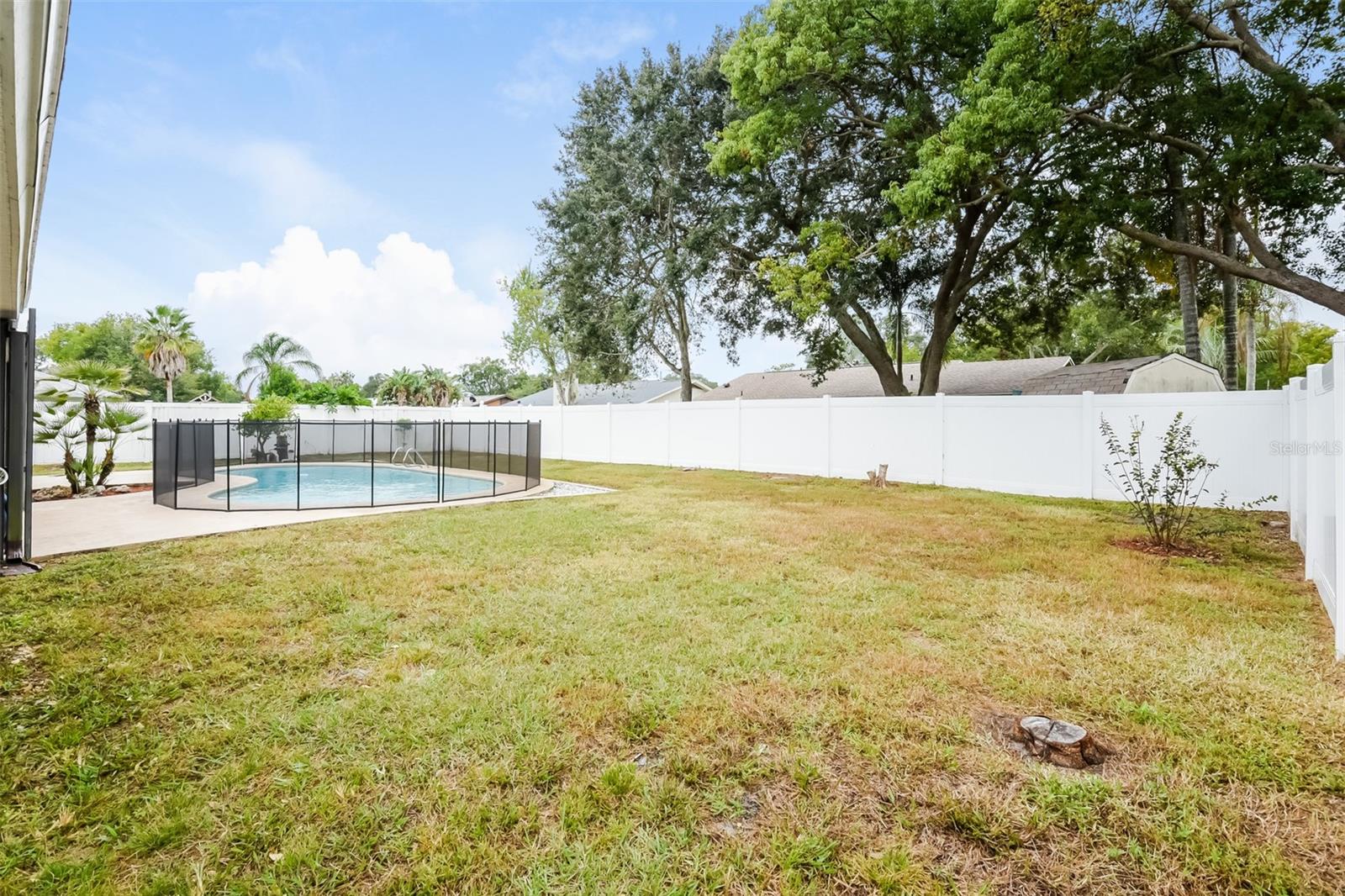 HOWELL BRANCH WOODS - Residential