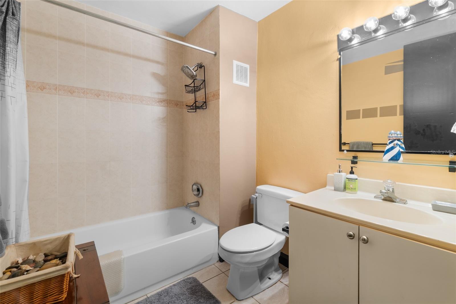 THE RESIDENCES AT PARQUE ESCORIAL - Residential