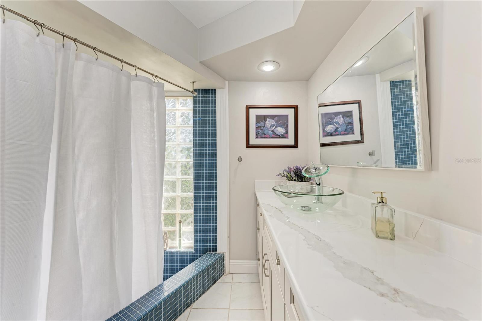 HARBOR BLUFFS - Residential