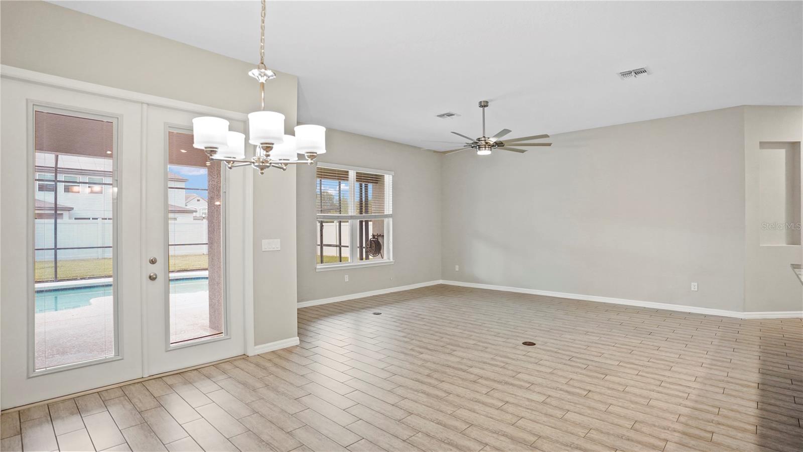 HILLSIDE/WEKIVA - Residential