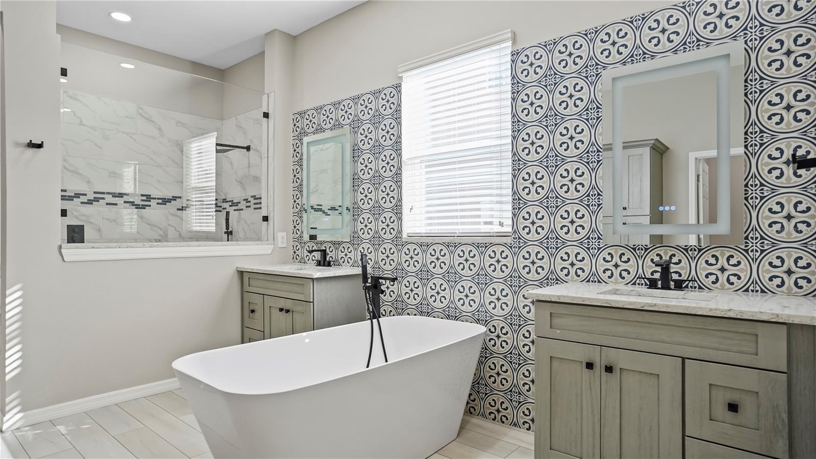 HILLSIDE/WEKIVA - Residential