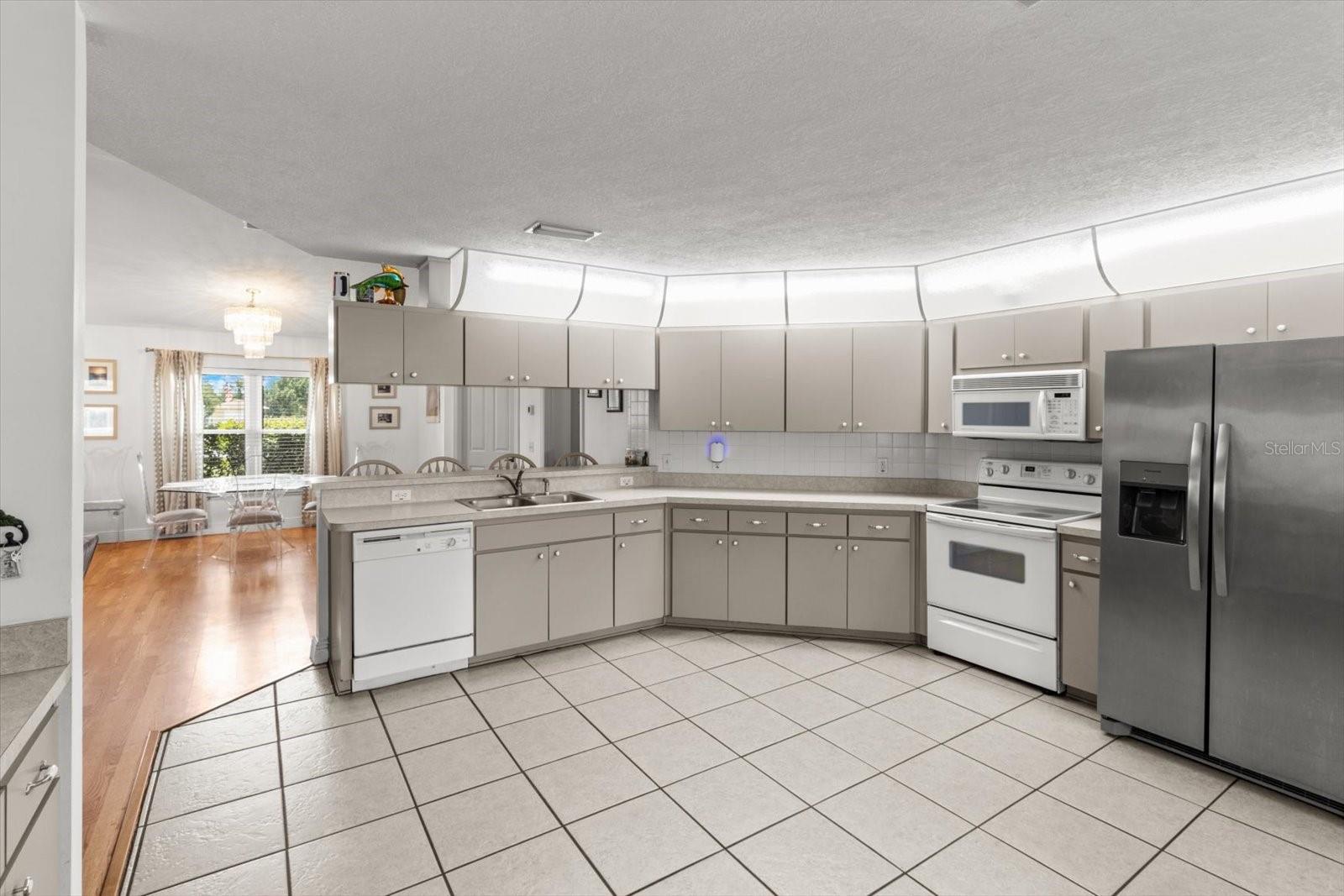 HILLS OF AVALON - Residential