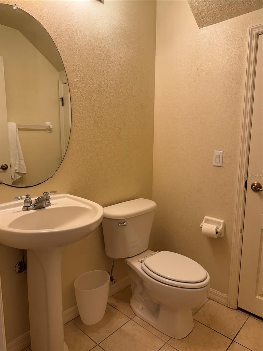 THE TWNHMS AT LIGHTHOUSE COVE I - Residential Lease