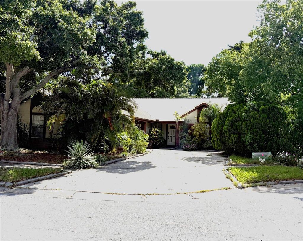 Photo of 11550 Heritage Way, Largo, FL 33778 (MLS # TB8522176)