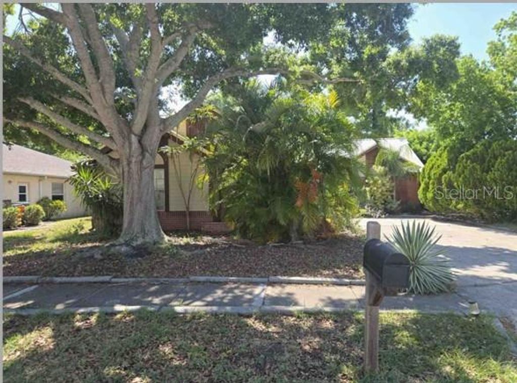 Photo of 11550 Heritage Way, Largo, FL 33778 (MLS # TB8522176)